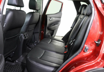 Подержанный автомобиль Nissan Qashqai 2014 года (17 фото)