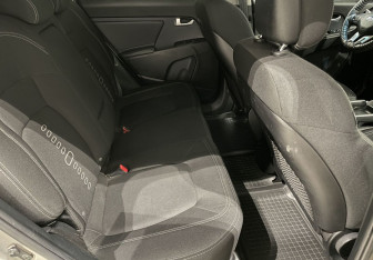 Подержанный автомобиль Kia Sportage 2013 года (11 фото)