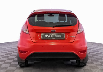 Подержанный автомобиль Ford Fiesta Hatchback 2016 года (6 фото)