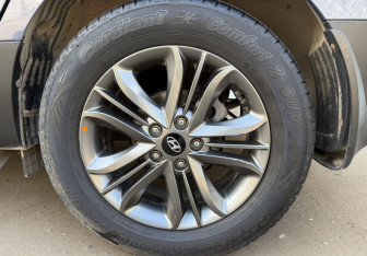 Подержанный автомобиль Hyundai ix35 2014 года (9 фото)