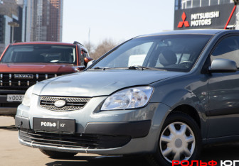 Подержанный автомобиль Kia Rio Hatchback 2009 года (14 фото)