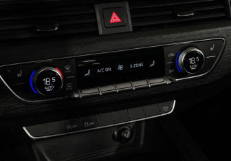 Подержанный автомобиль Audi A4 Sedan 2019 года (16 фото)