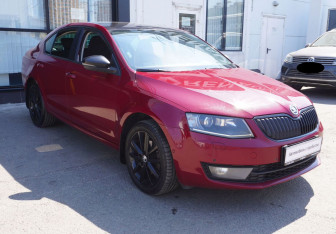 Подержанный автомобиль Skoda Octavia Liftback 2016 года (3 фото)