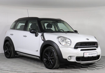 Подержанный автомобиль MINI Countryman 2016 года (3 фото)