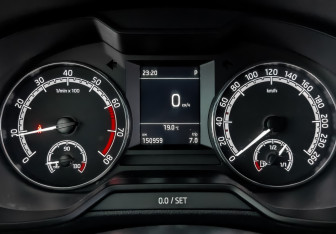 Подержанный автомобиль Skoda Octavia Liftback 2018 года (16 фото)