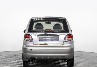 Подержанный автомобиль Daewoo Matiz 2012 года (6 фото)