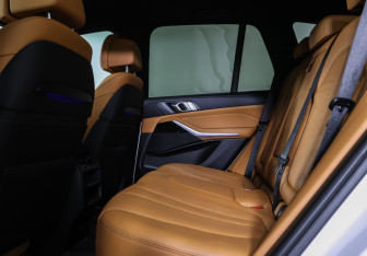 Подержанный автомобиль BMW X5 2019 года (12 фото)