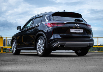 Подержанный автомобиль Infiniti QX50 2018 года (7 фото)