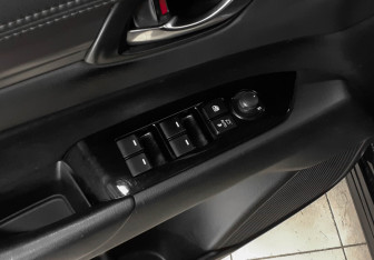 Подержанный автомобиль Mazda CX-5 2020 года (18 фото)