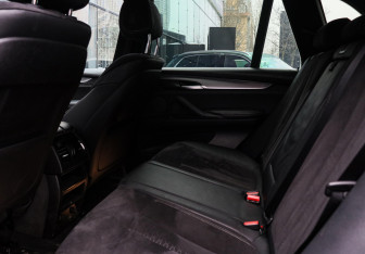 Подержанный автомобиль BMW X5 2017 года (9 фото)