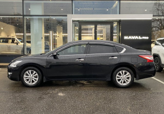 Подержанный автомобиль Nissan Teana 2014 года (8 фото)