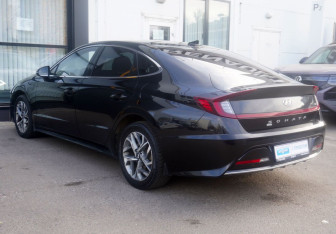 Подержанный автомобиль Hyundai Sonata 2019 года (7 фото)