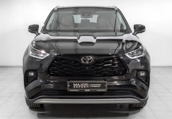 Подержанный автомобиль Toyota Highlander 2025 года (2 фото)