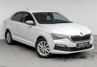 Подержанный автомобиль Skoda Rapid Liftback 2022 года (3 фото)