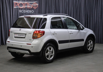 Подержанный автомобиль Suzuki SX4 Hatchback 2014 года (5 фото)