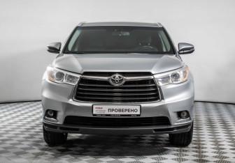 Подержанный автомобиль Toyota Highlander 2014 года (2 фото)