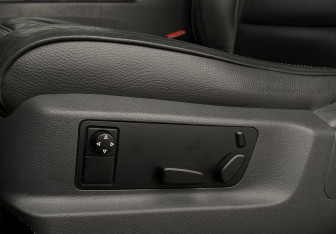 Подержанный автомобиль Volkswagen Touareg 2004 года (19 фото)