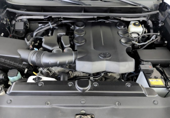 Подержанный автомобиль Toyota Land Cruiser Prado 2021 года (9 фото)