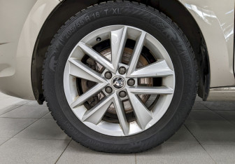 Подержанный автомобиль Skoda Rapid Liftback 2018 года (16 фото)