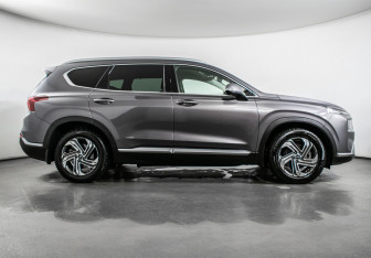 Подержанный автомобиль Hyundai Santa Fe 2022 года (4 фото)
