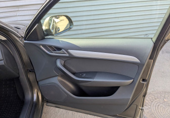 Подержанный автомобиль Audi Q3 2016 года (24 фото)