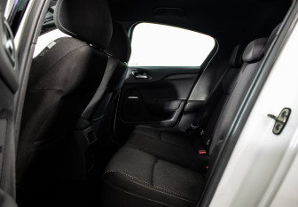 Подержанный автомобиль Citroen DS4 2012 года (9 фото)