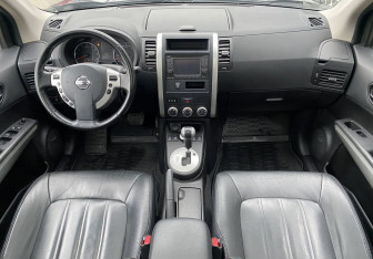 Подержанный автомобиль Nissan X-Trail 2013 года (10 фото)