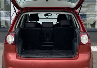 Подержанный автомобиль Volkswagen Golf Plus 2008 года (9 фото)