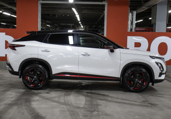 Подержанный автомобиль Omoda C5 2023 года (4 фото)