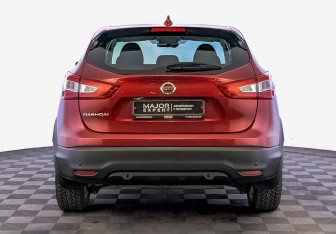 Подержанный автомобиль Nissan Qashqai 2017 года (6 фото)