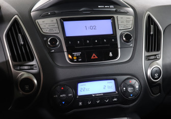 Подержанный автомобиль Hyundai ix35 2010 года (18 фото)