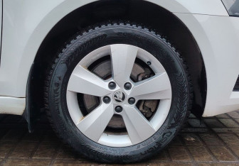 Подержанный автомобиль Skoda Octavia Liftback 2019 года (18 фото)