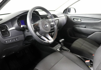 Подержанный автомобиль Kia Rio Sedan 2019 года (8 фото)
