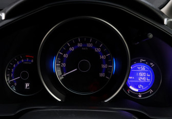 Подержанный автомобиль Honda Fit 2013 года (11 фото)