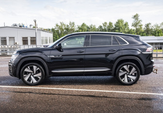 Подержанный автомобиль Volkswagen Teramont 2023 года (8 фото)