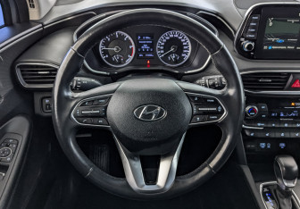 Подержанный автомобиль Hyundai Santa Fe 2019 года (22 фото)