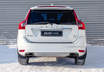 Подержанный автомобиль Volvo XC60 2016 года (6 фото)