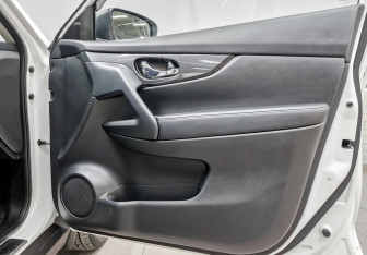 Подержанный автомобиль Nissan X-Trail 2017 года (26 фото)