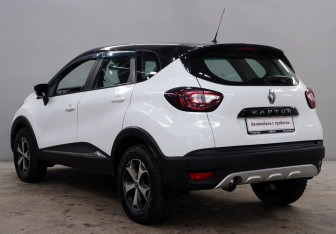 Подержанный автомобиль Renault Kaptur 2017 года (5 фото)