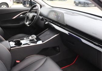 Подержанный автомобиль Omoda C5 2023 года (9 фото)