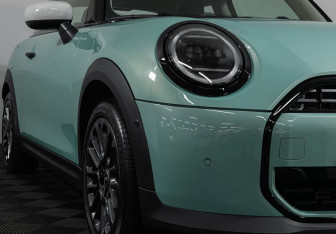 Подержанный автомобиль MINI Hatch 2025 года (20 фото)