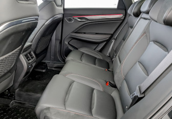 Подержанный автомобиль Geely Tugella 2024 года (12 фото)