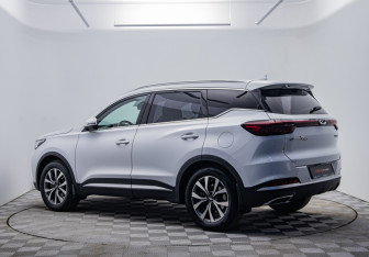 Подержанный автомобиль Chery Tiggo 7 Pro 2022 года (7 фото)