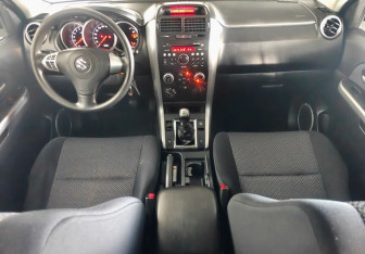 Подержанный автомобиль Suzuki Grand Vitara 2007 года (9 фото)