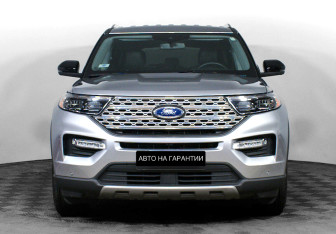Подержанный автомобиль Ford Explorer 2021 года (2 фото)