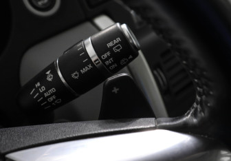 Подержанный автомобиль Land Rover Discovery Sport 2015 года (14 фото)