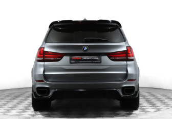 Подержанный автомобиль BMW X5 2014 года (6 фото)