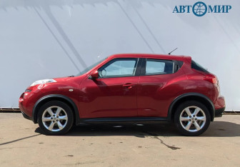 Подержанный автомобиль Nissan Juke 2011 года (5 фото)