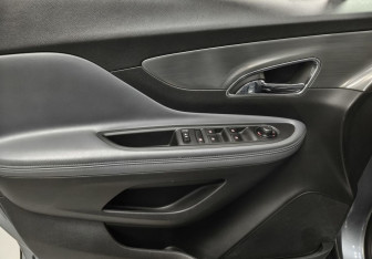 Подержанный автомобиль Opel Mokka 2014 года (14 фото)