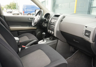 Подержанный автомобиль Nissan X-Trail 2008 года (9 фото)